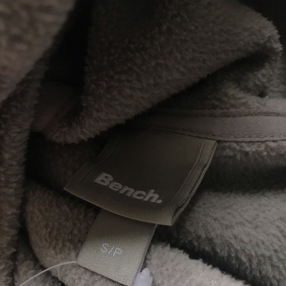 assorted crewnecks/hoodies - Picture 4 of 4